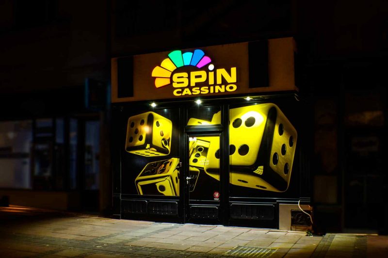 Spoljašnost Spin kazina na Trgu Kralja Milana 21 kod šetačke zone
